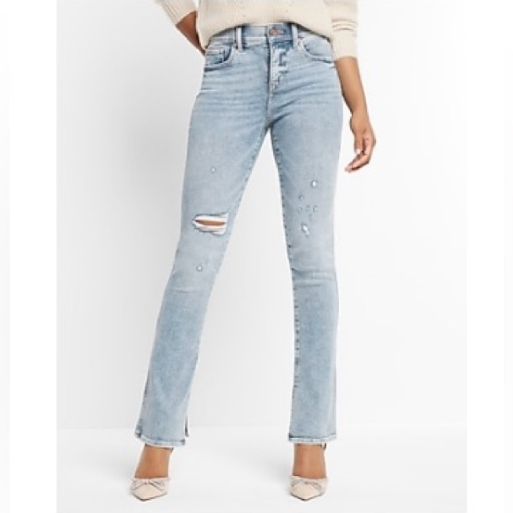 Express Mid Rise Light Wash Ripped
Skyscraper Jeans
